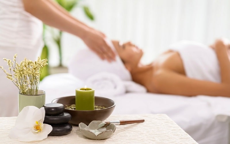 Nhân viên spa được đào tạo bài bản, có kinh nghiệm trong lĩnh vực chăm sóc sức khỏe